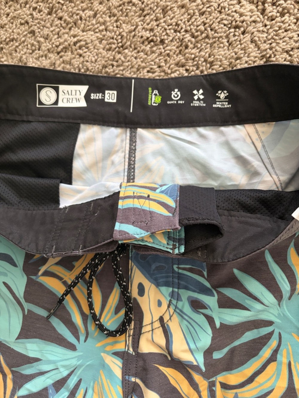 NWT! Salty Crew Men’s Boardshorts - Size 30 - Picture 5 of 6